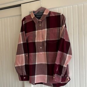 Tammy Hilfiger XL Pink/Burgundy Blouse - Optional Roll Up Contrasting Blue Cuff
